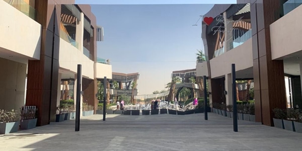 Caravan Signs installs mirror wall made from 3A composite at Riyadh Front